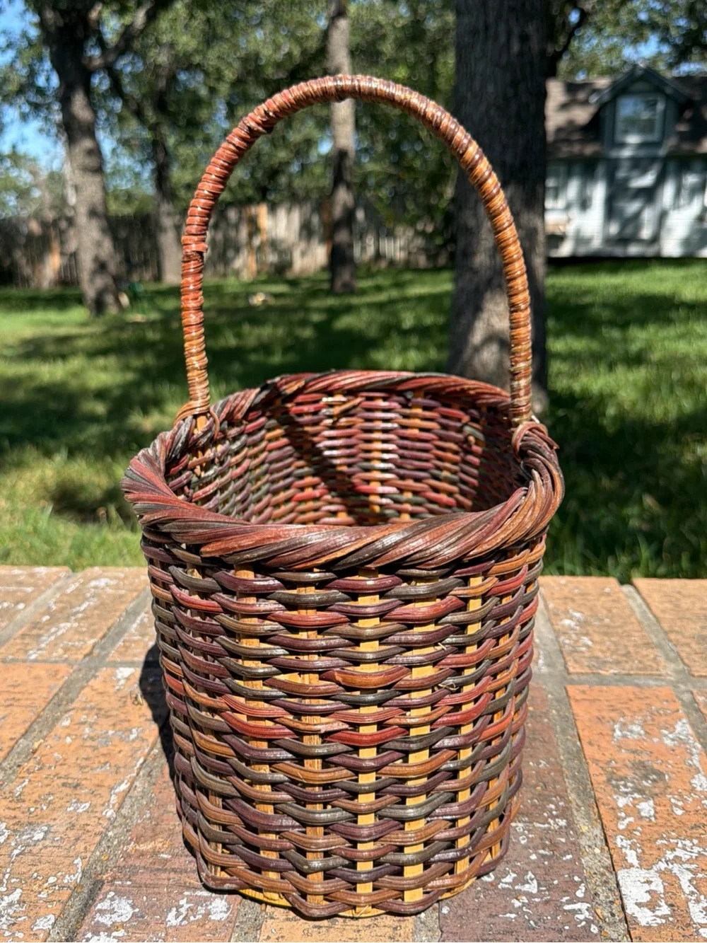 VTG 16” Rustic Multicolor Willow Basket Handwoven Farmhouse decor Cottagecore